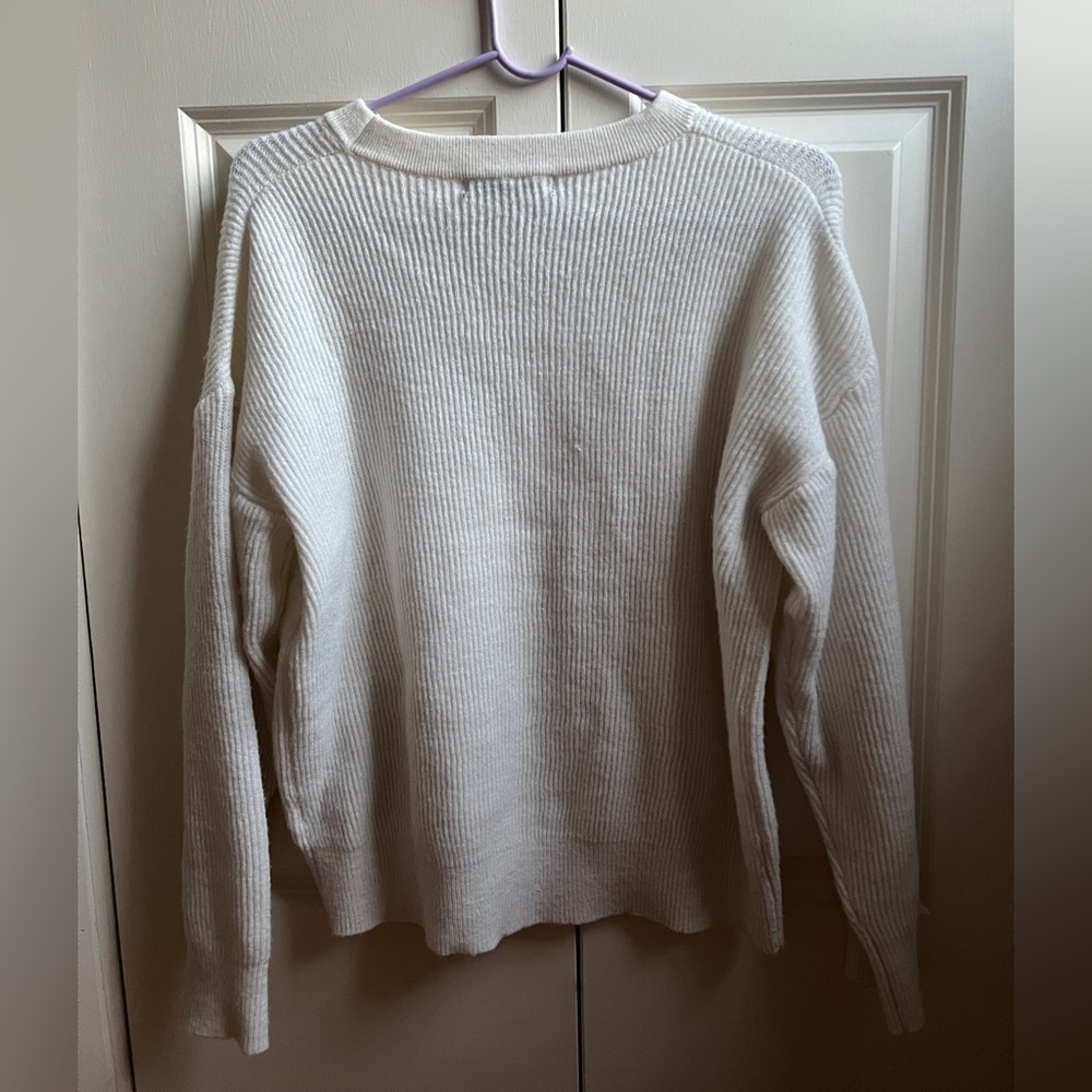 Cozy White Ribbed Sweater - Picture 5 of 5
